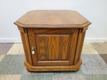 Load image into Gallery viewer, Vintage Oak End Table With One Door