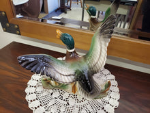 Load image into Gallery viewer, Vintage Landing Mallard Duck TV Lamp - Ceramic Nightlight