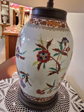 Load image into Gallery viewer, Vintage Hand Painted Chinese Table Lamp