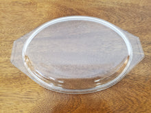 Load image into Gallery viewer, Vintage 2 1/2 Quart Covered Casserole Dish By Pyrex - Olive Medallion Pattern