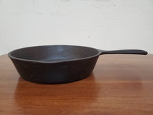 Load image into Gallery viewer, Vintage Wagner Ware #5 Double Spout Cast Iron Skillet