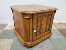 Load image into Gallery viewer, Vintage Oak End Table With One Door