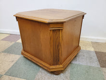 Load image into Gallery viewer, Vintage Oak End Table With One Door