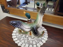 Load image into Gallery viewer, Vintage Landing Mallard Duck TV Lamp - Ceramic Nightlight