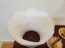 Load image into Gallery viewer, Vintage Baldwin Brass Table Lamp