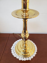Load image into Gallery viewer, Vintage Baldwin Brass Table Lamp