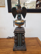 Load image into Gallery viewer, Pair Vintage Table Lamps With Eagle Statue