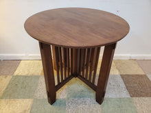 Load image into Gallery viewer, American Signature Round End Table - Lamp Table
