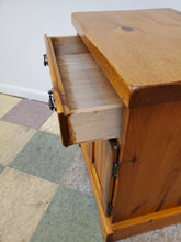 Load image into Gallery viewer, Vintage Pine End Table