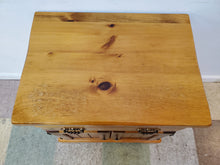 Load image into Gallery viewer, Vintage Pine End Table