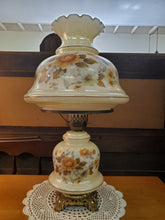 Load image into Gallery viewer, Vintage Hurricane Style Table Lamp