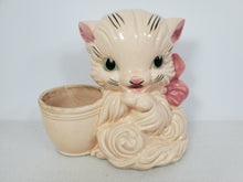Load image into Gallery viewer, Vintage Hull Art USA 61Pink Cat Planter
