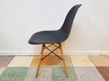 Load image into Gallery viewer, Modern Black Molded Plastic Retro Mid Century Modern Style Chairs
