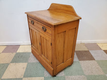 Load image into Gallery viewer, Antique Oak Washstand
