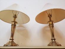 Load image into Gallery viewer, Pair Vintage Brass Table Lamps
