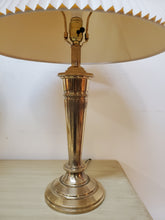 Load image into Gallery viewer, Pair Vintage Brass Table Lamps
