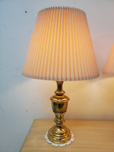 Load image into Gallery viewer, Pair Vintage Brass Table Lamps
