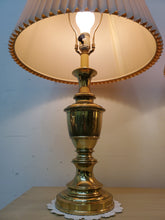 Load image into Gallery viewer, Pair Vintage Brass Table Lamps
