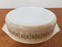 Load image into Gallery viewer, Vintage 2 1/2 Quart Covered Casserole Dish By Pyrex - Olive Medallion Pattern
