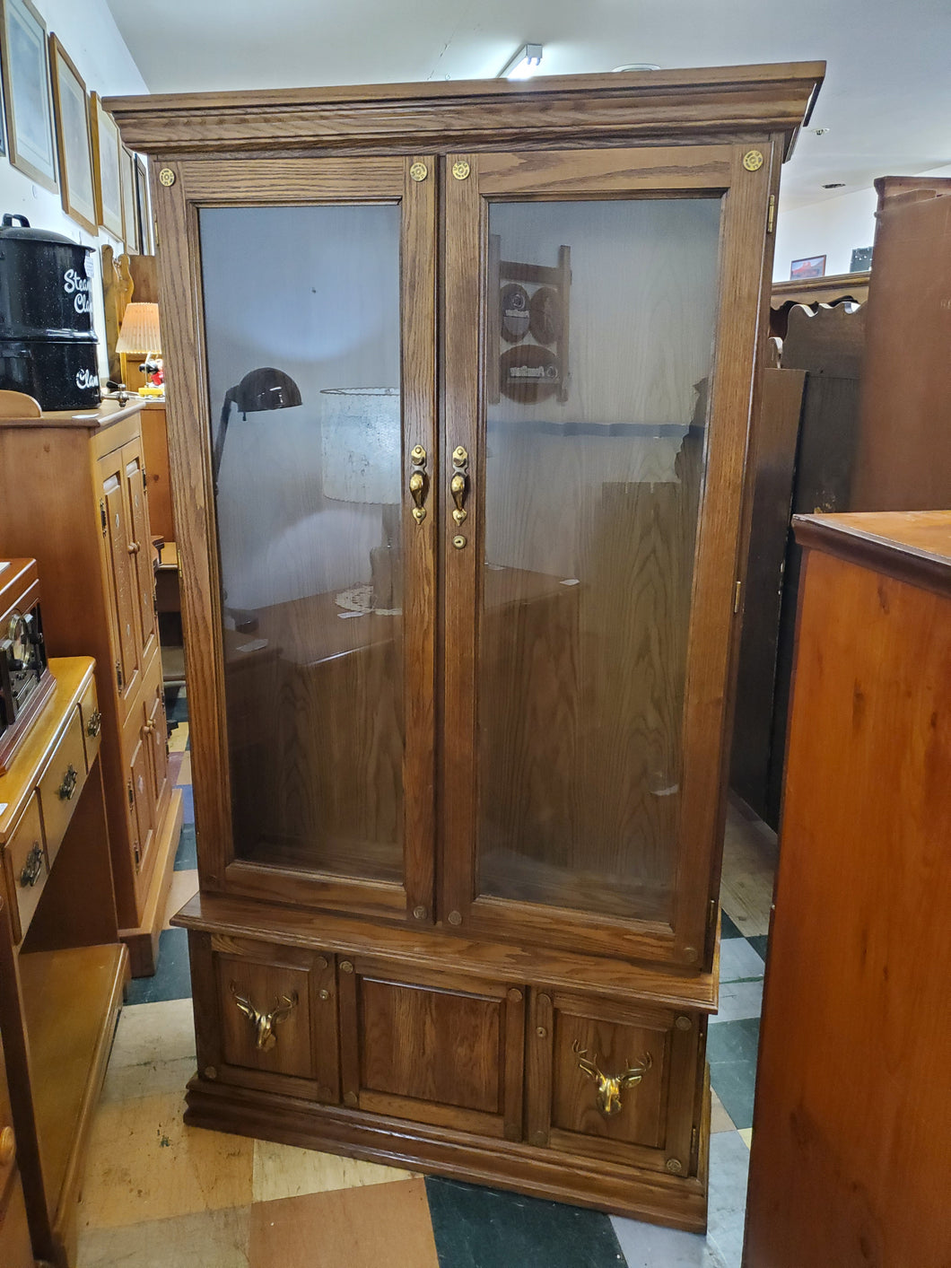 Vintage 4 Door Oak Gun Cabinet With Key By Pulaski Furniture - Holds 6 Long