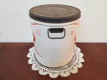 Load image into Gallery viewer, Vintage Gwaltney Of Smithfield VA Pure Lard Can With Wire Bail Handles
