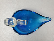 Load image into Gallery viewer, Vintage Cobalt Blue Glass Swan Dish
