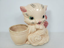 Load image into Gallery viewer, Vintage Hull Art USA 61Pink Cat Planter
