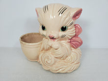 Load image into Gallery viewer, Vintage Hull Art USA 61Pink Cat Planter
