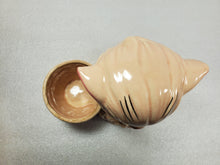 Load image into Gallery viewer, Vintage Hull Art USA 61Pink Cat Planter
