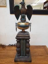 Load image into Gallery viewer, Pair Vintage Table Lamps With Eagle Statue
