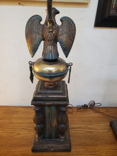 Load image into Gallery viewer, Pair Vintage Table Lamps With Eagle Statue
