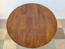 Load image into Gallery viewer, American Signature Round End Table - Lamp Table
