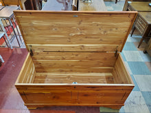 Load image into Gallery viewer, Solid Cedar Chest - Blanket Chest Bench With Removable Cushion - Key and Castor Wheels
