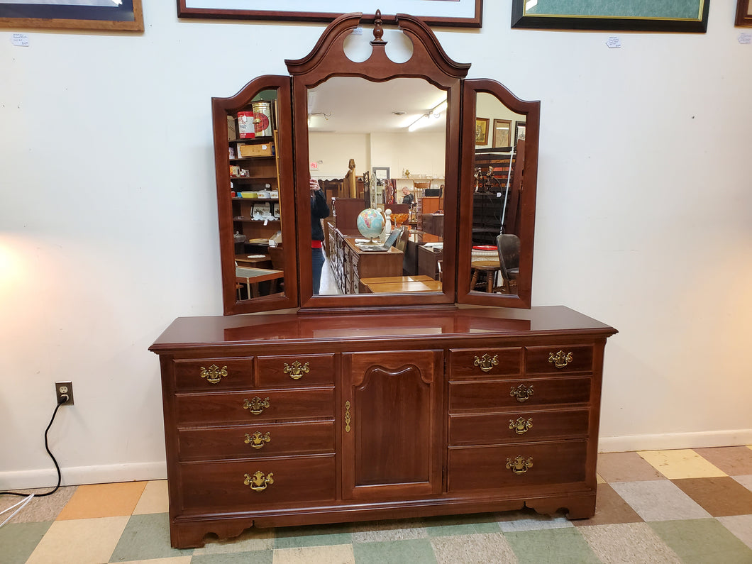 Vintage Cherry Triple Dresser - Winston Court By Thomasville - 9 Drawers