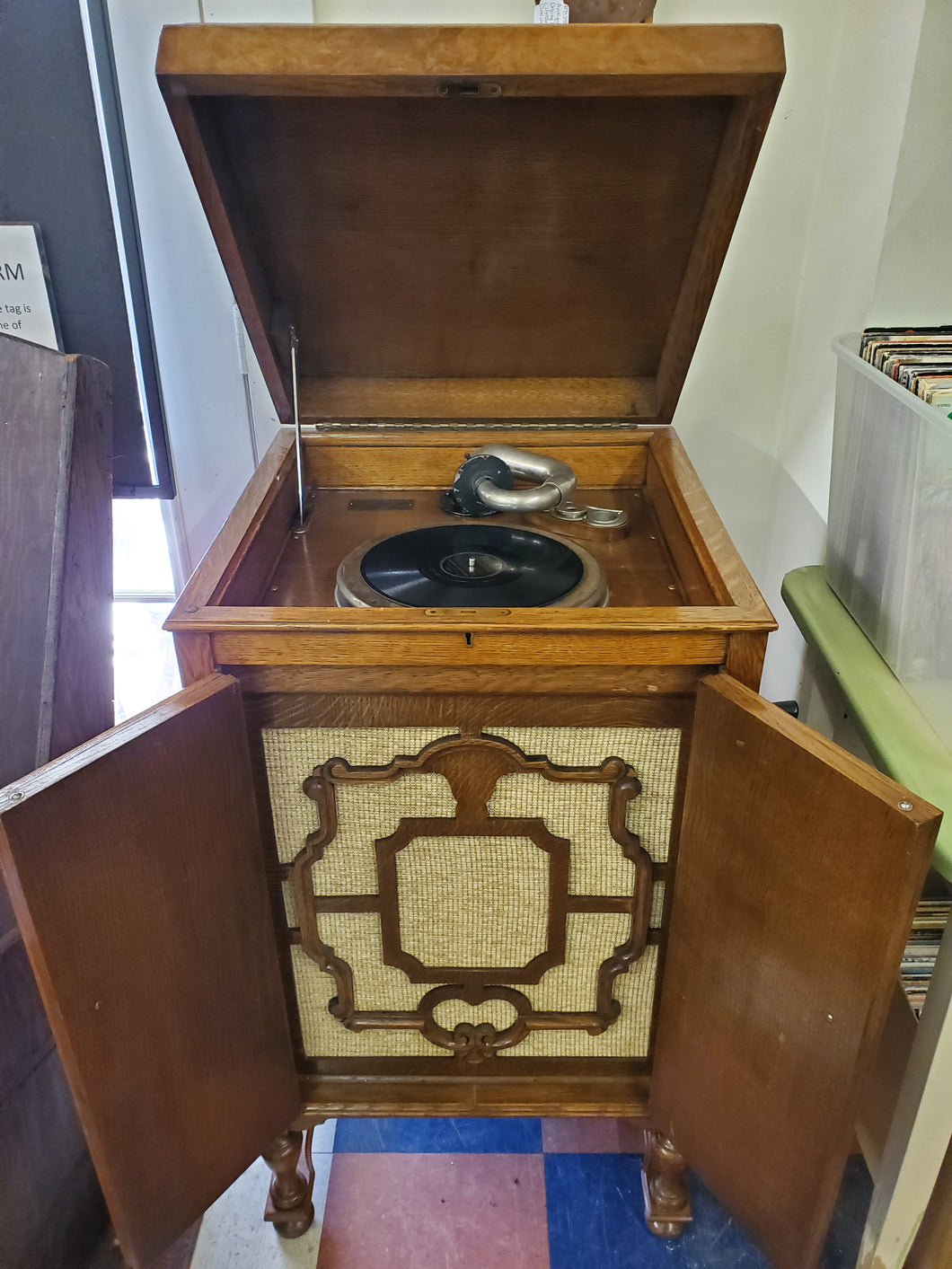 Antique Hand Crank Salon Decca Phonograph - Gramophone - Tiger Oak Cabinet